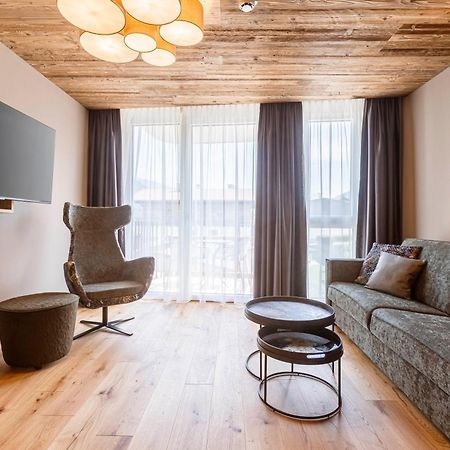Zillertal Suites Fuegen By Alps Resorts Exterior foto